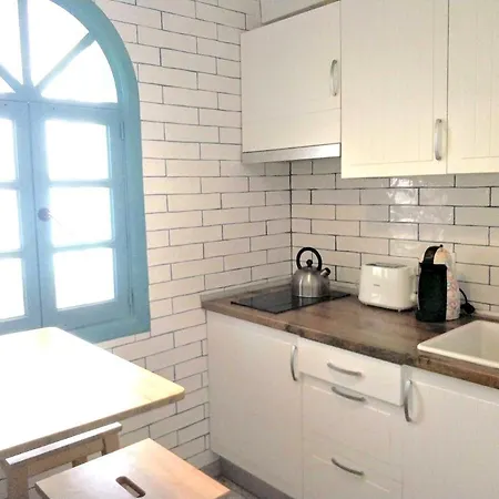 Port Royal Apartments, Heated Pool, Speed Wifi, Terrace דירה