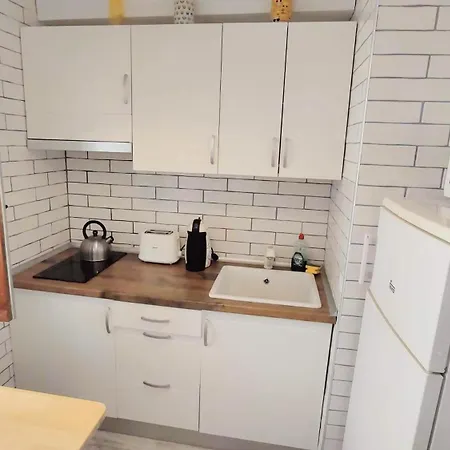Port Royal Apartments, Heated Pool, Speed Wifi, Terrace * ארונה
