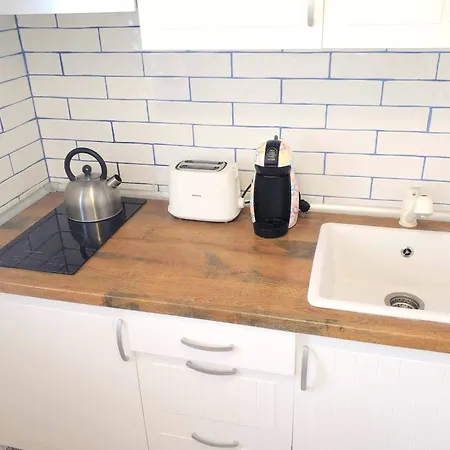 Port Royal Apartments, Heated Pool, Speed Wifi, Terrace דירה
