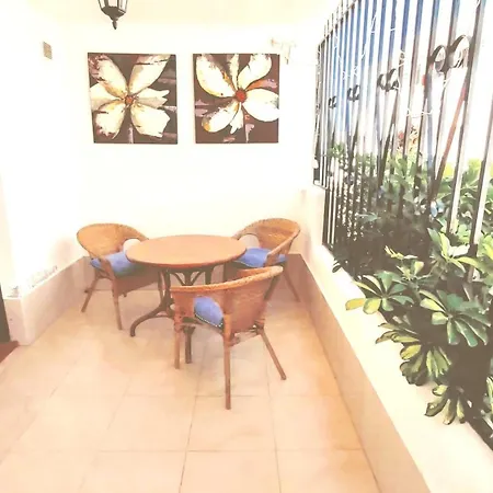 Port Royal Apartments, Heated Pool, Speed Wifi, Terrace דירה ארונה