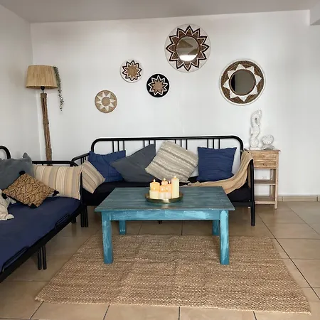 Port Royal Apartments, Heated Pool, Speed Wifi, Terrace Apartmán